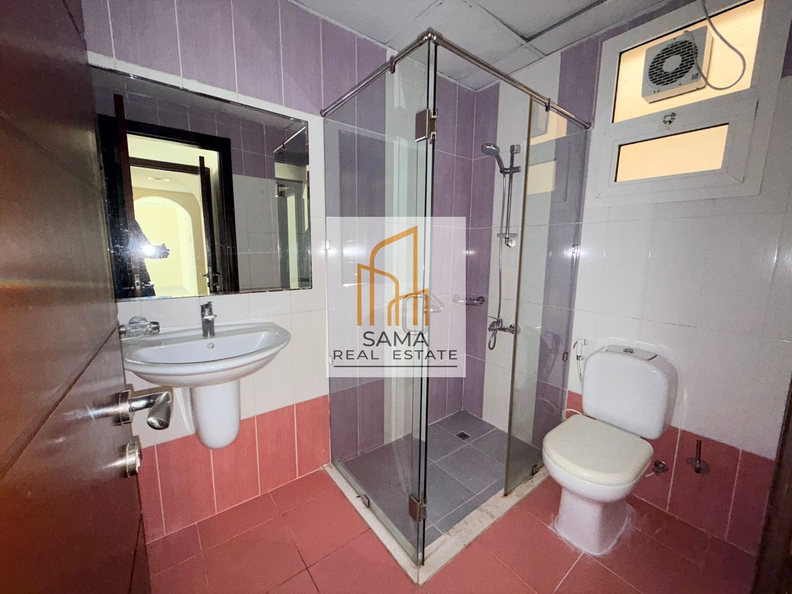 2bhk with parking available for family r46