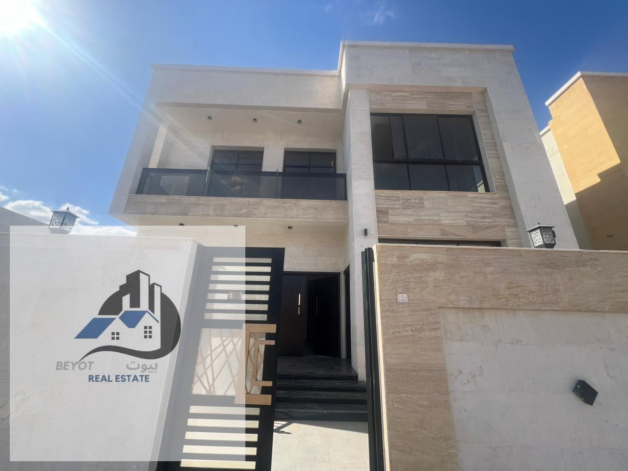 For Sale: Luxury Villa in Ajman – Al Yasmeen Area A spacious and elegant villa, perfect for families, located in a quiet neighborhood with easy acc