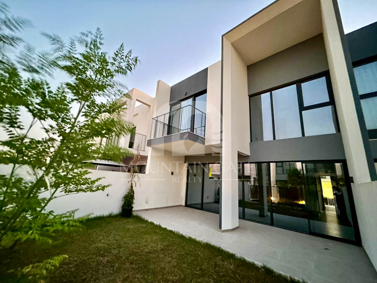 Green Belt View | Middle Kitchen | Move-In Ready