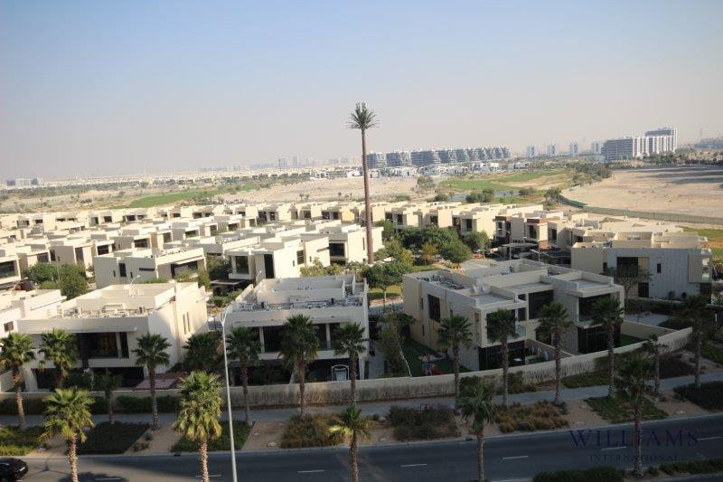 GOLF COURSE VIEW I NICE LOCATION I WELL PRICED