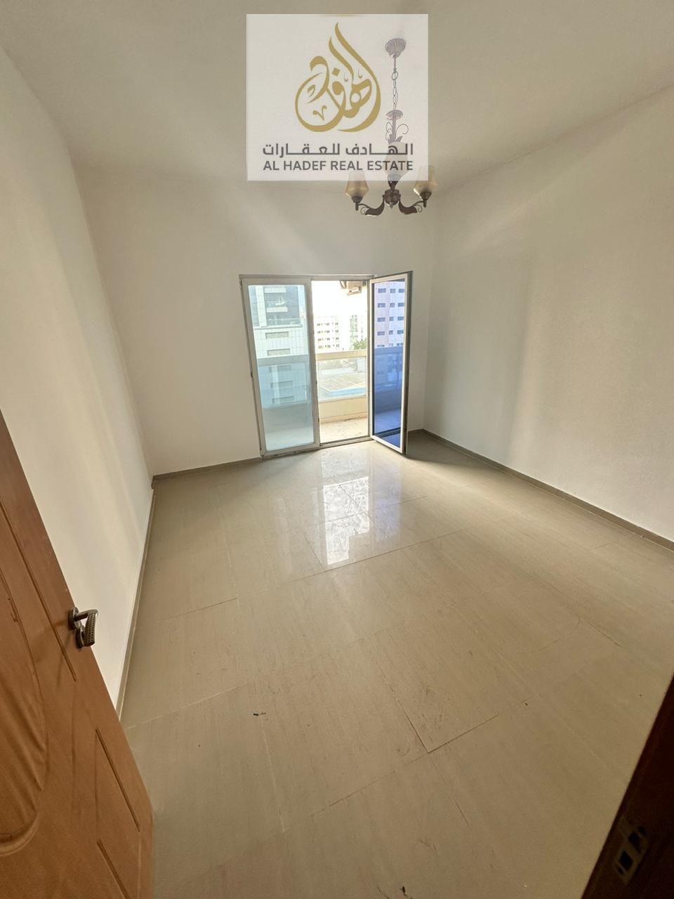 Two bedrooms and a living room with two bathrooms on Sheikh Khalifa Street. The living room is completely separate and has a wonderful view of Sheikh