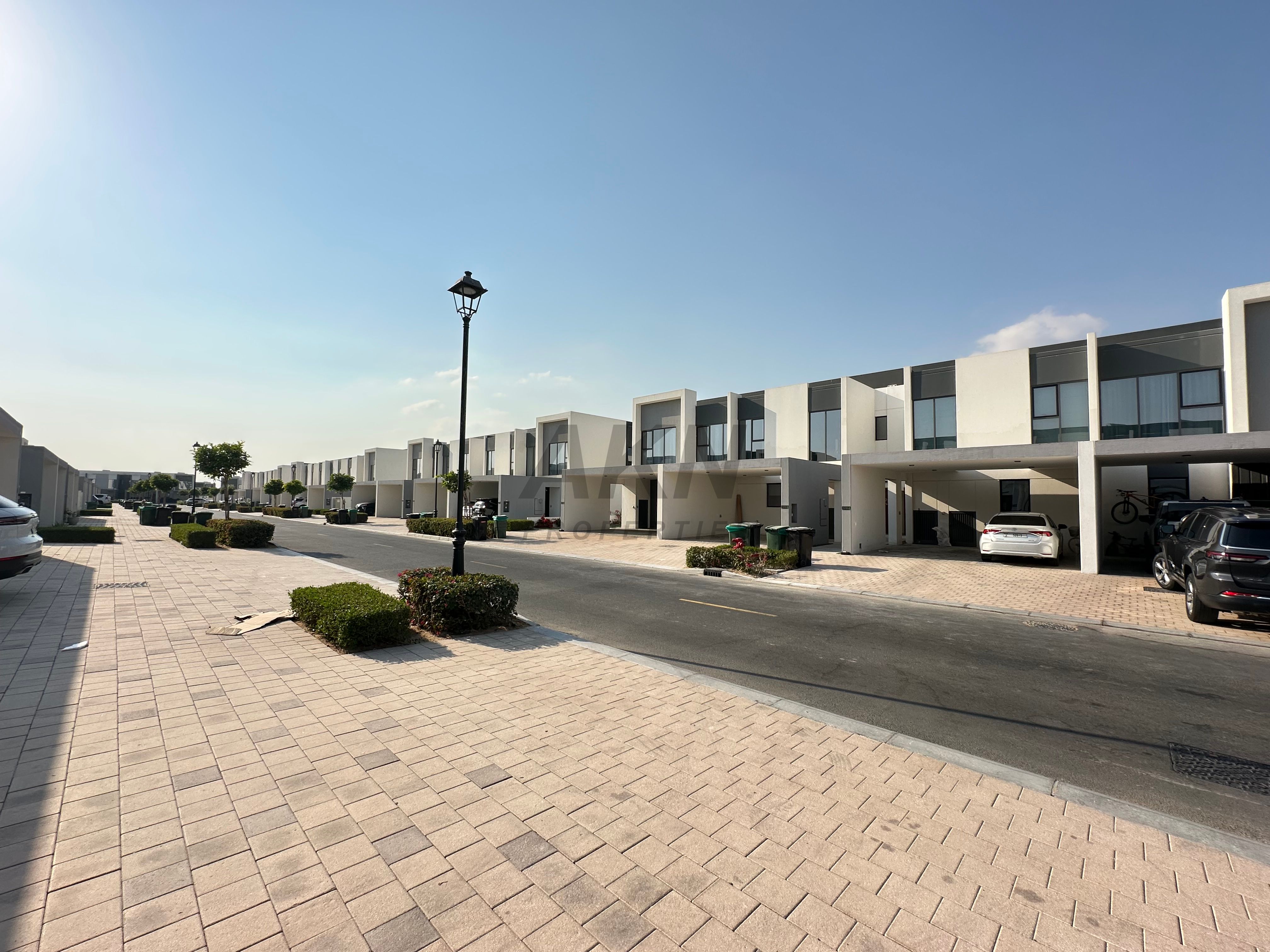 Single Row | Spacious Layout | Prime location