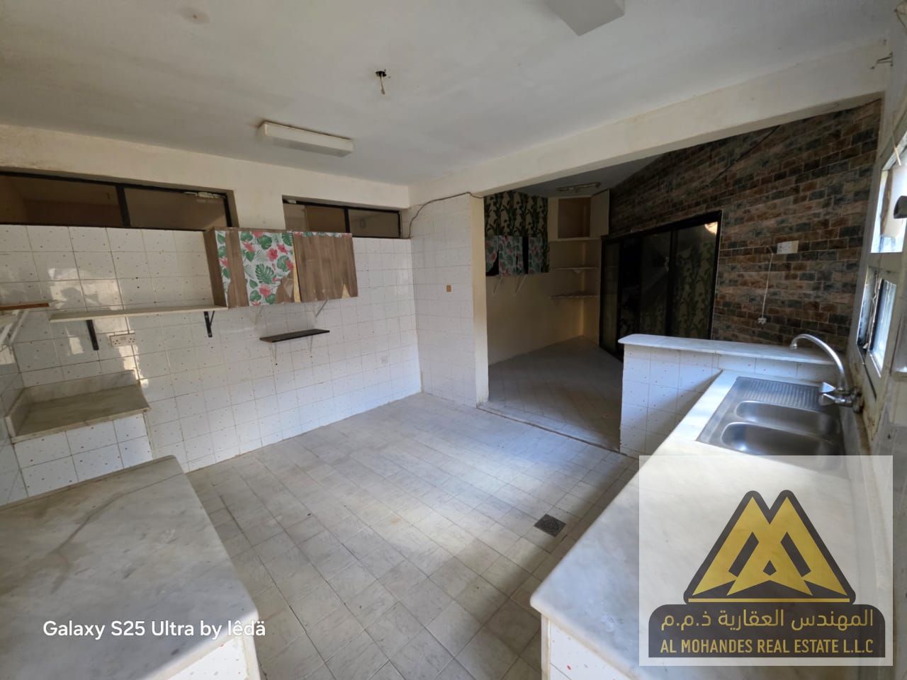 High-end finishing | Air conditioning | Very clean house | Prime location |
