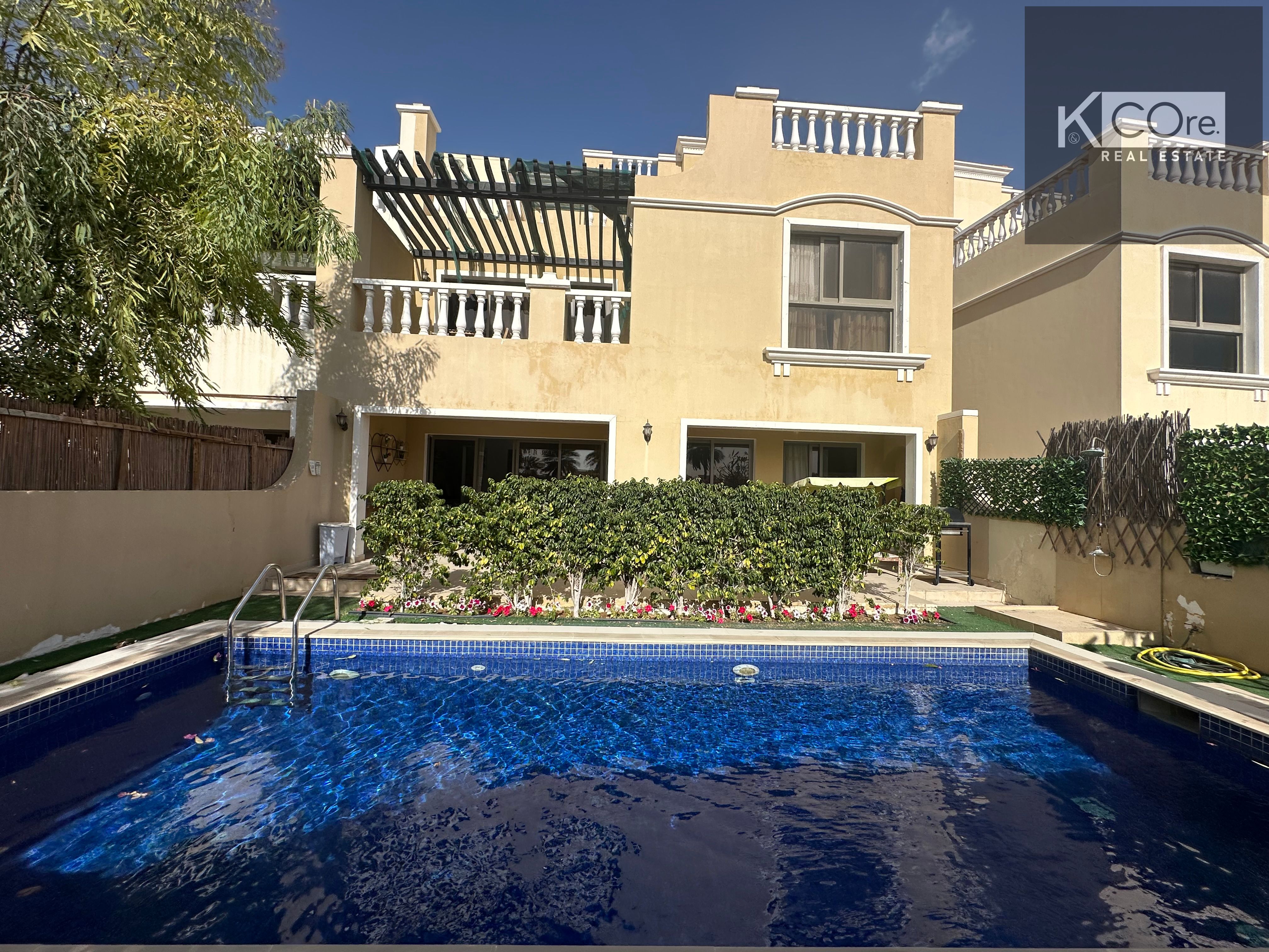 5BR TOWNHOUSE | PRIVATE POOL | GOLF VIEW