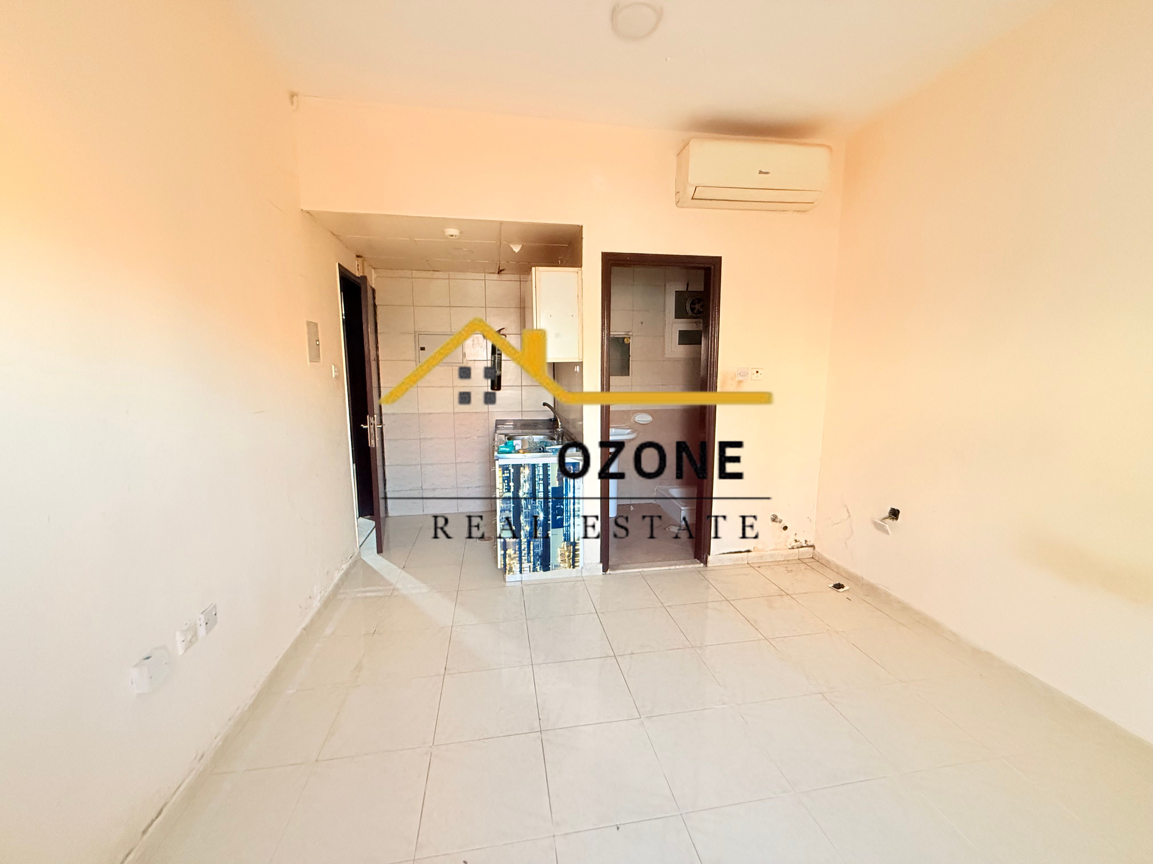 Open kitchen, luxury studio, easy access, Dubai