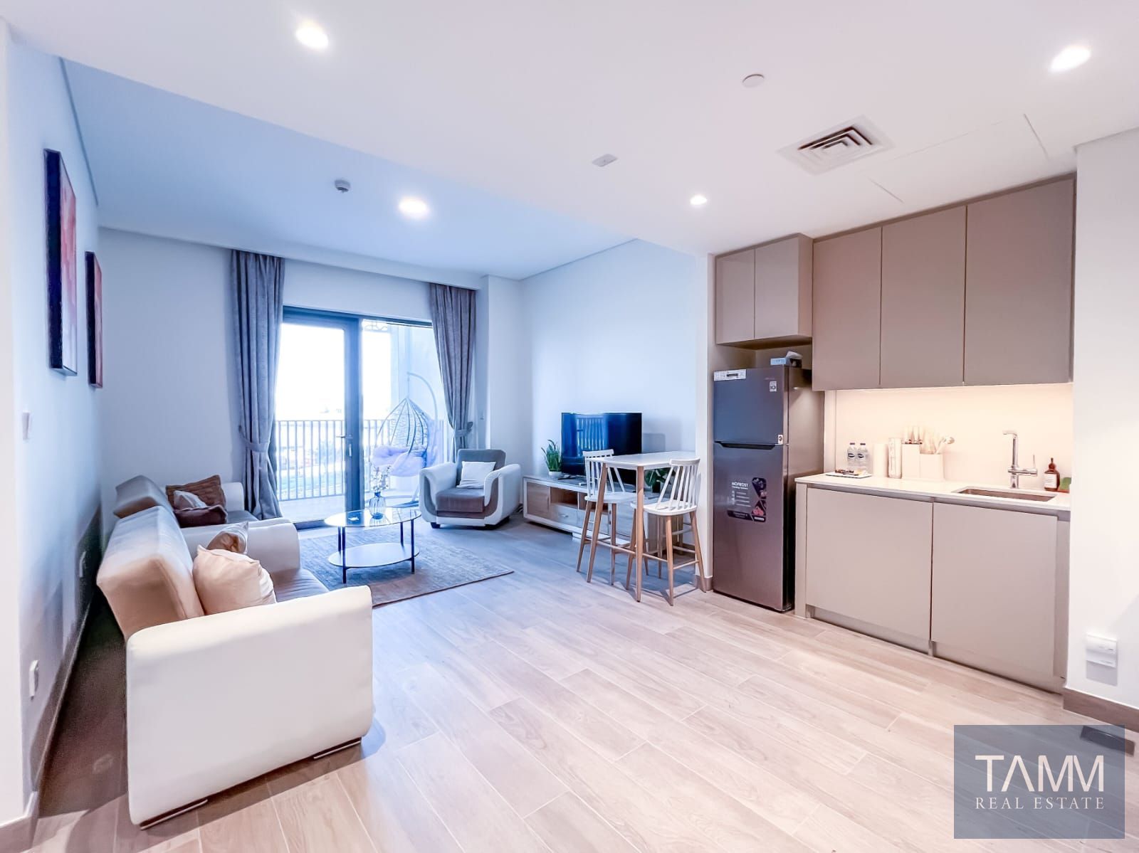 Fully Furnished 1BR | Low Floor | Vacant