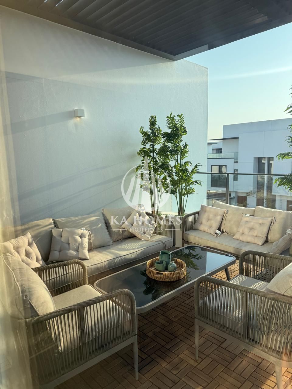 Ready-to-move-in, fully furnished villa on the sea with an easy multi-year payment plan, freehold ownership, and an exclusive discount on registration