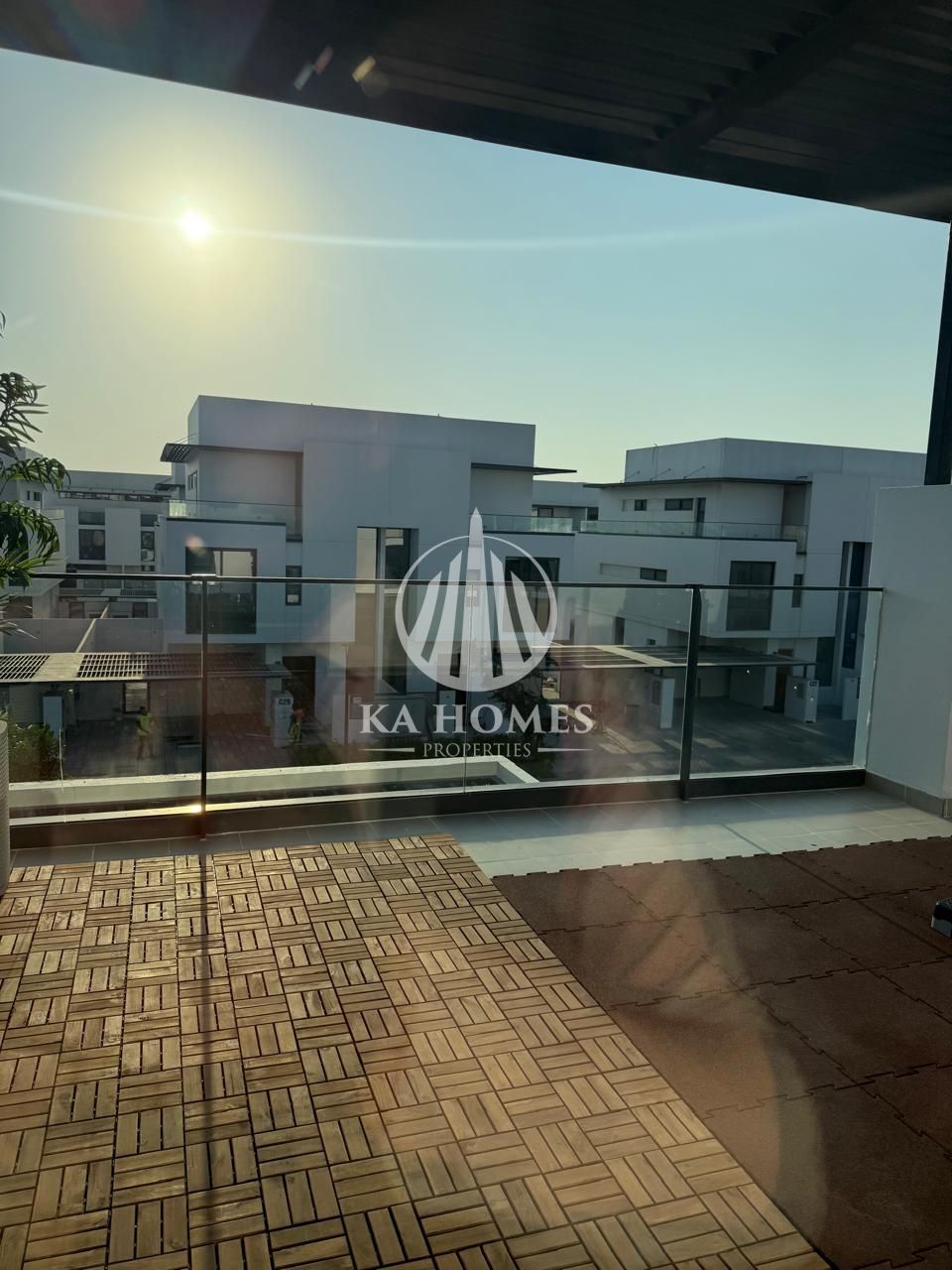 Ready-to-move-in, fully furnished villa on the sea with an easy multi-year payment plan, freehold ownership, and an exclusive discount on registration