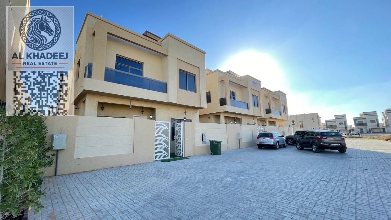 A luxurious villa in the Al Yasmin area, a vibrant and quiet neighborhood suitable for living, consisting of 5 master bedrooms and a maid's room.