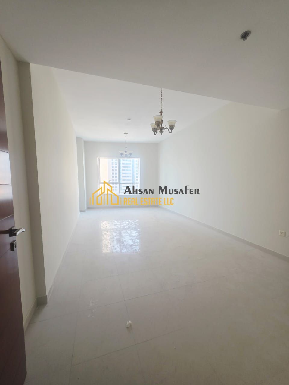 //A. C FREE//Seeview Flat 3bhk Available+One Free parking • Free gym, pool free • Open view • Near Al Khan Corniche Area•