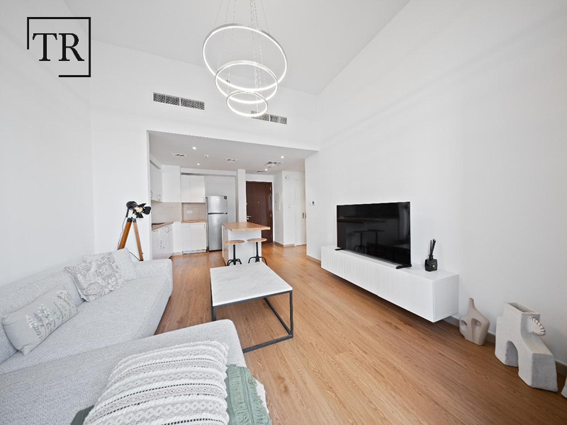 Fully Furnished |Scenic Pool Views| Family Centric