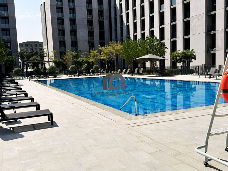 Beautiful layout | balcony | Pool view | Vacant