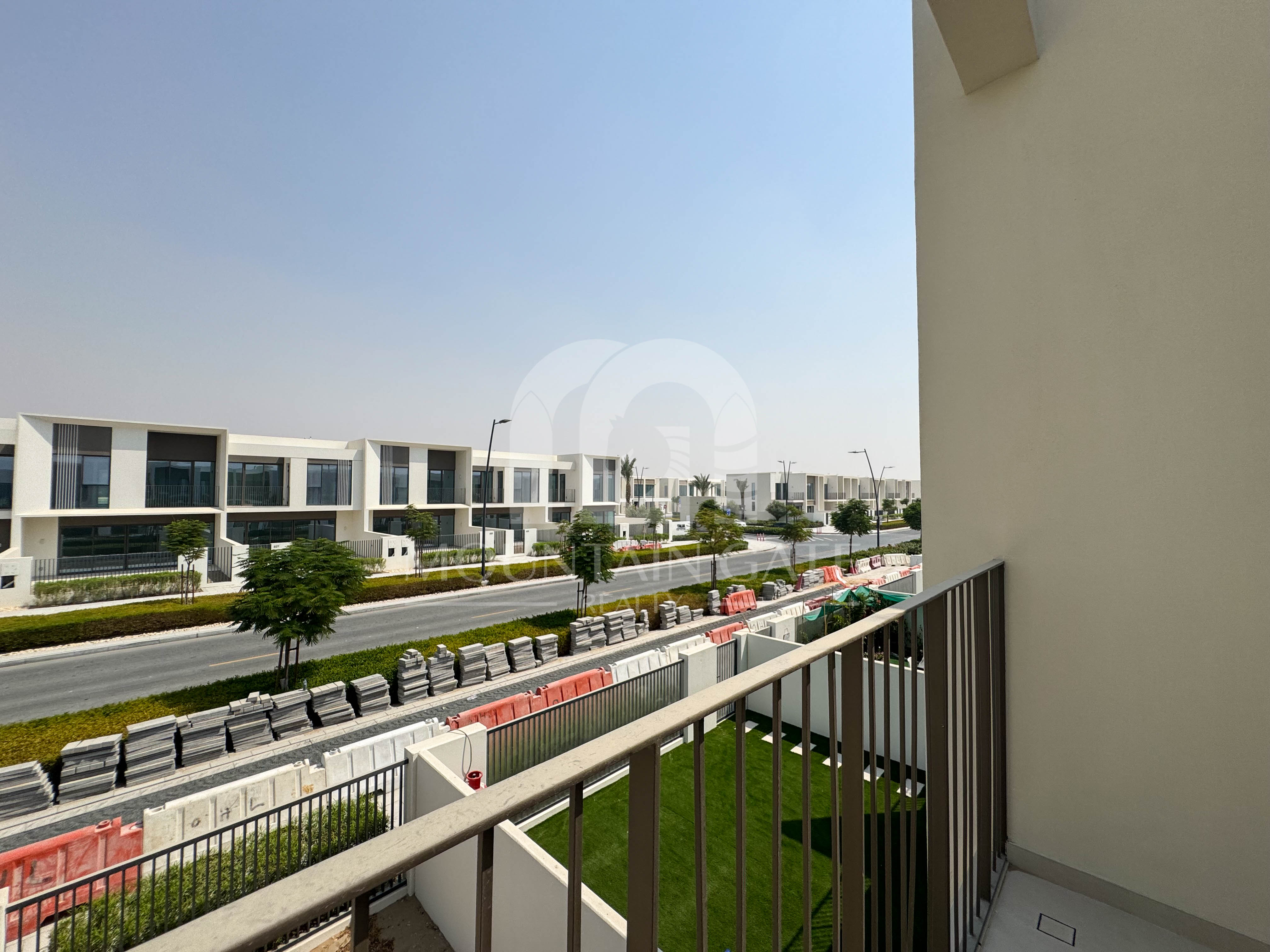 Single Row | Available | Close to Mall