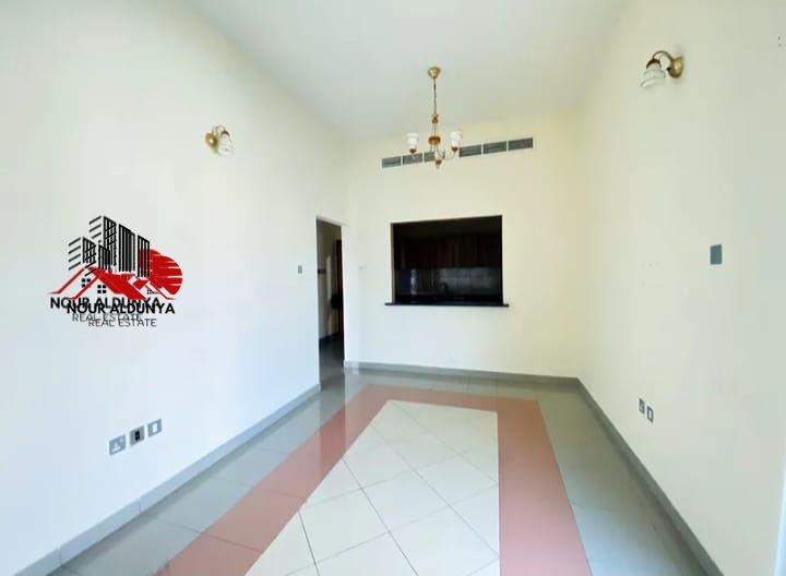 Near metro 800 sqft office for rent