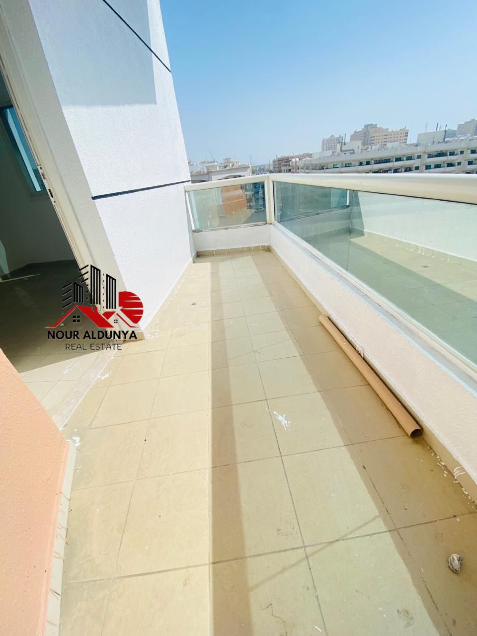 NEAR FREE ZONE METRO 3BHK WITH BALCONY PARKING