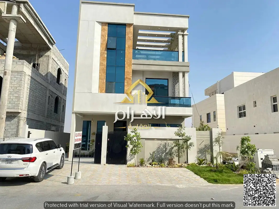 Corner villa with 3 floors and a rooftop terrace, featuring an internal elevator, in a prime location near Emirates City and all amenities. Seize the