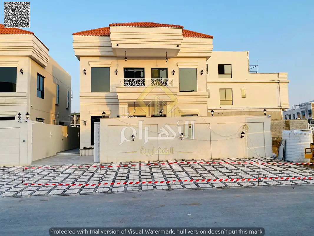 A luxurious villa with a personal finish is for sale directly from the owner at a negotiable price. This villa boasts an elegant architectural design