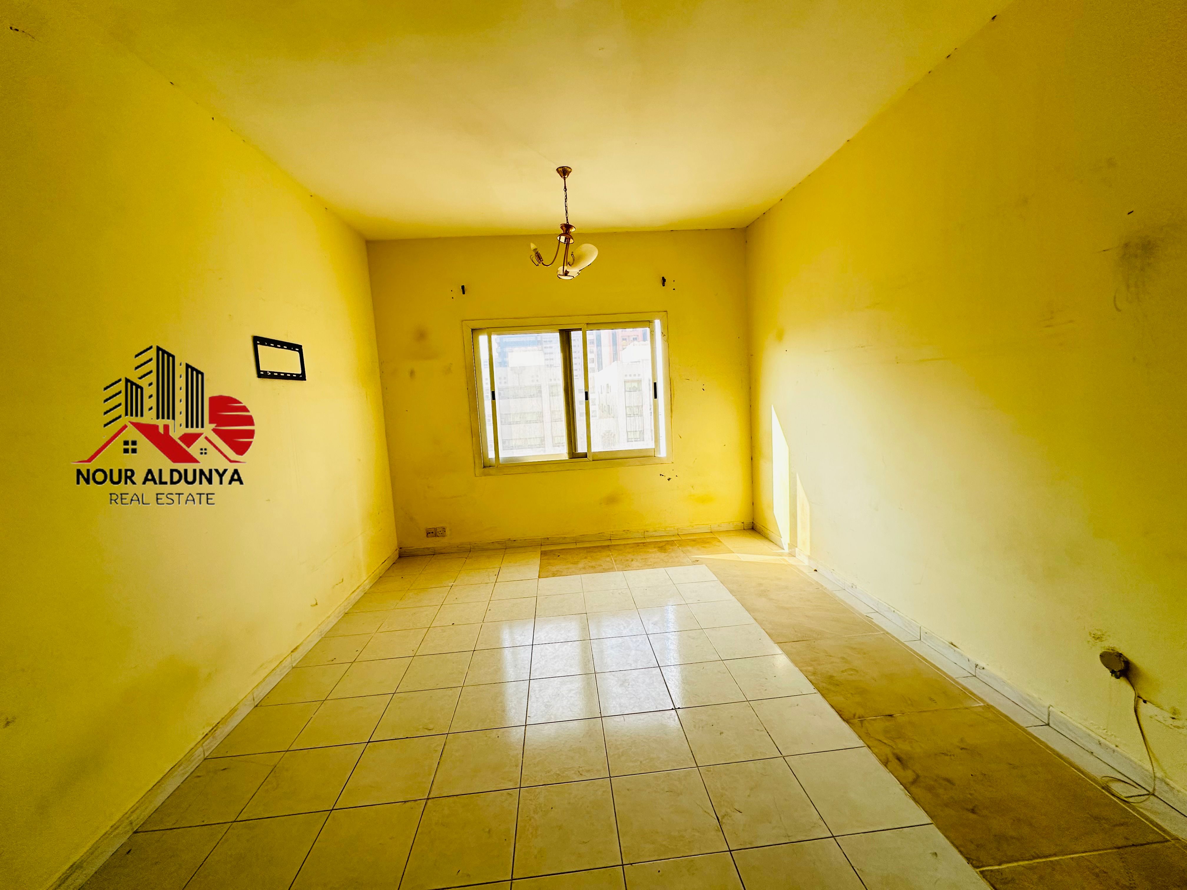 FRONT OF METRO STUDIO AVAILABLE ONLY FOR FAMILY. !!