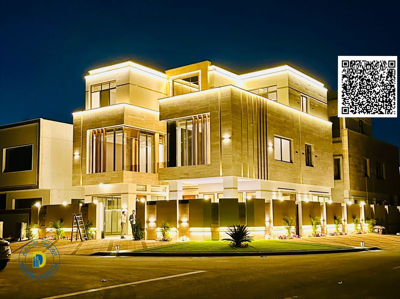 Corner villa for sale, large area, 7 rooms, with elevator, swimming pool, and storage, including registration fees, at a special price.