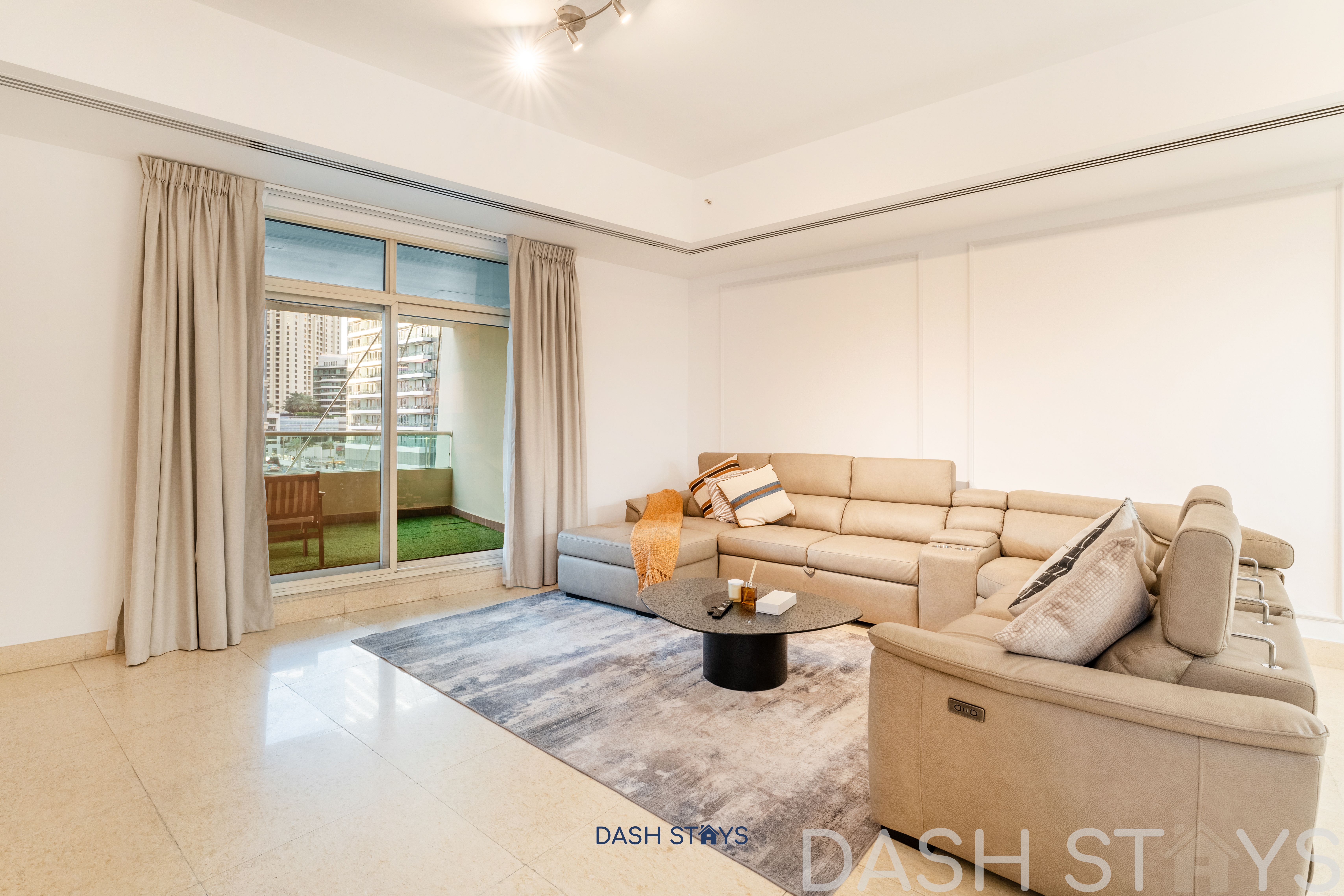 Luxury 2BR near Metro in Dubai Marina