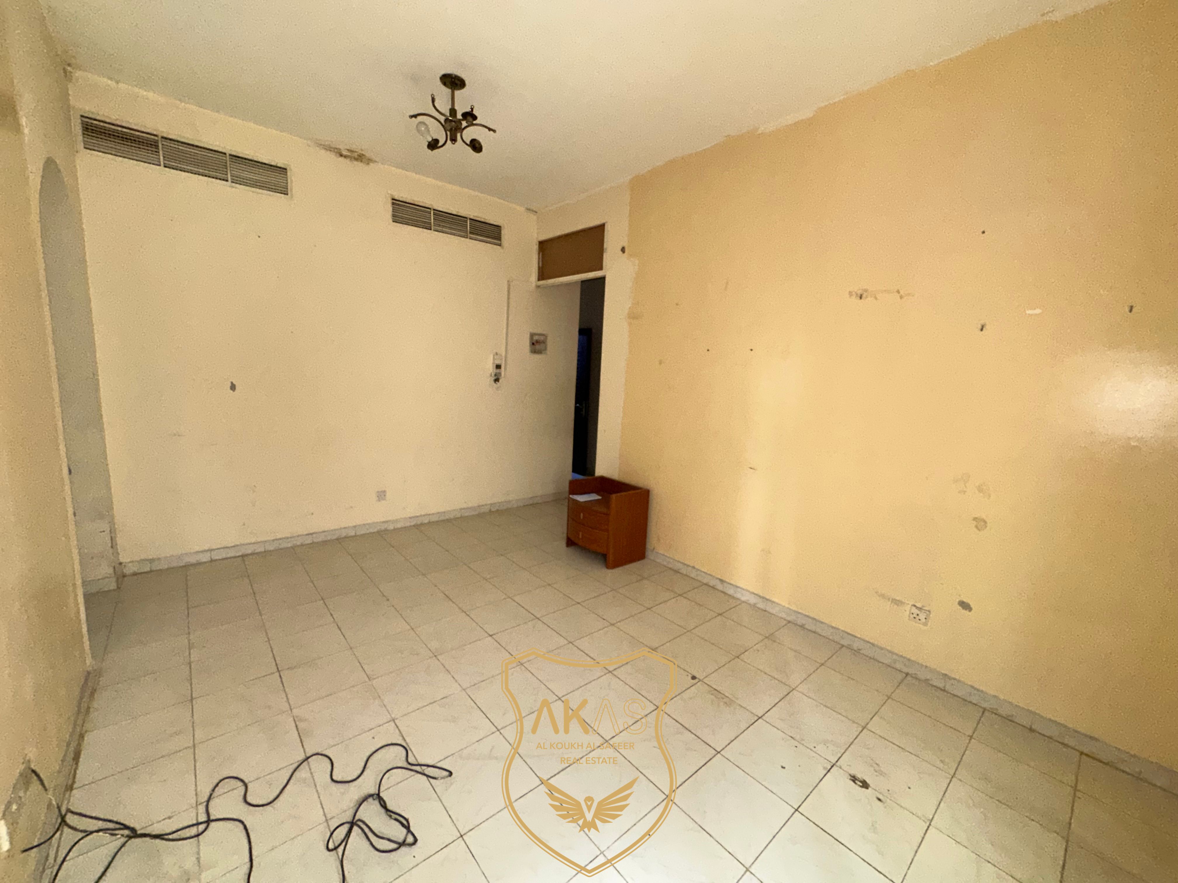 Spacious 2BHK Apartment | Central AC & Gas | Prime Family Location