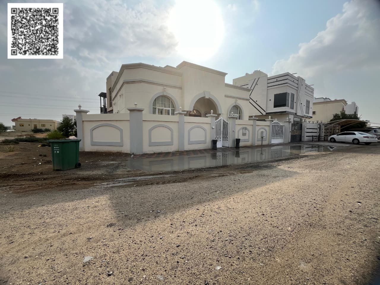 Villa for Rent - Al Yasmin 2 bedrooms + kitchen + living room + majlis. The villa includes: yard + maid's room + laundry room + outdoor parking. 4 i