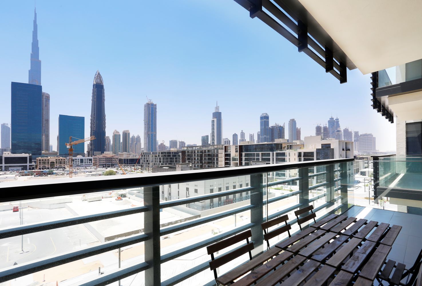 Enchanting Apartment With Incredible Skyline Views