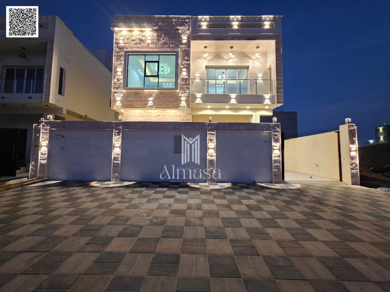 For sale: Luxurious villa with a modern design and super deluxe finishing – price includes registration and ownership fees – prime location