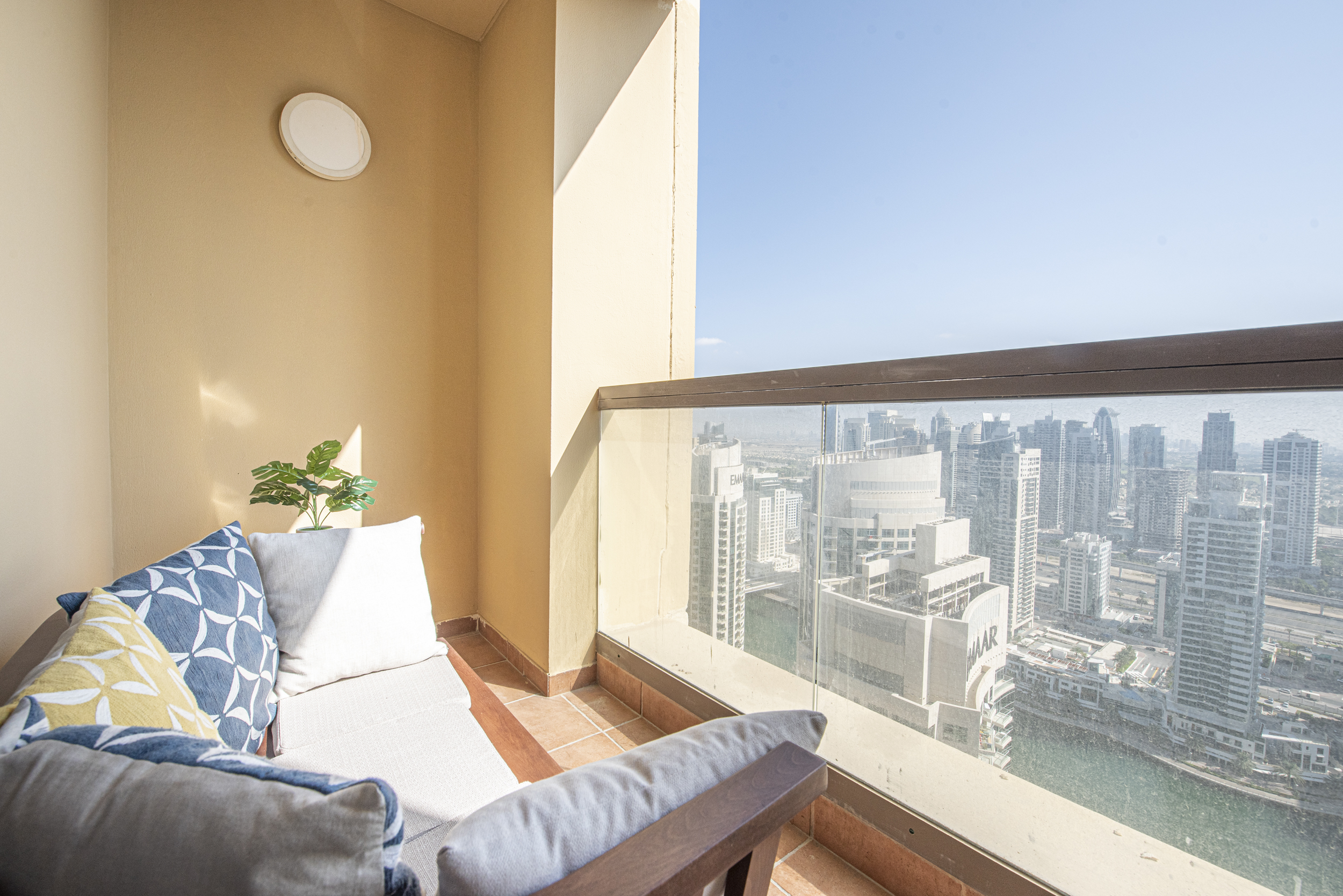 Family retreat with Marina Views: Lavish 4BR Getaway in JBR