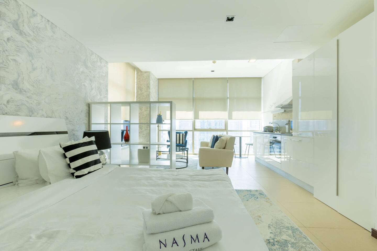 White Haven Studio With Charming Cityscape Views