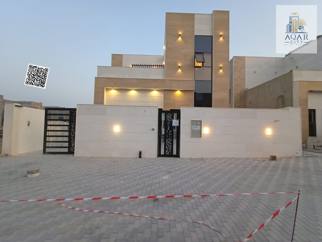 **A strategic location near all services A main street including registration and ownership fees. Very spacious room areas with cabanas and a negotiable roof and a large area **Easy access to main roads** (for all services) **A quiet and family ne