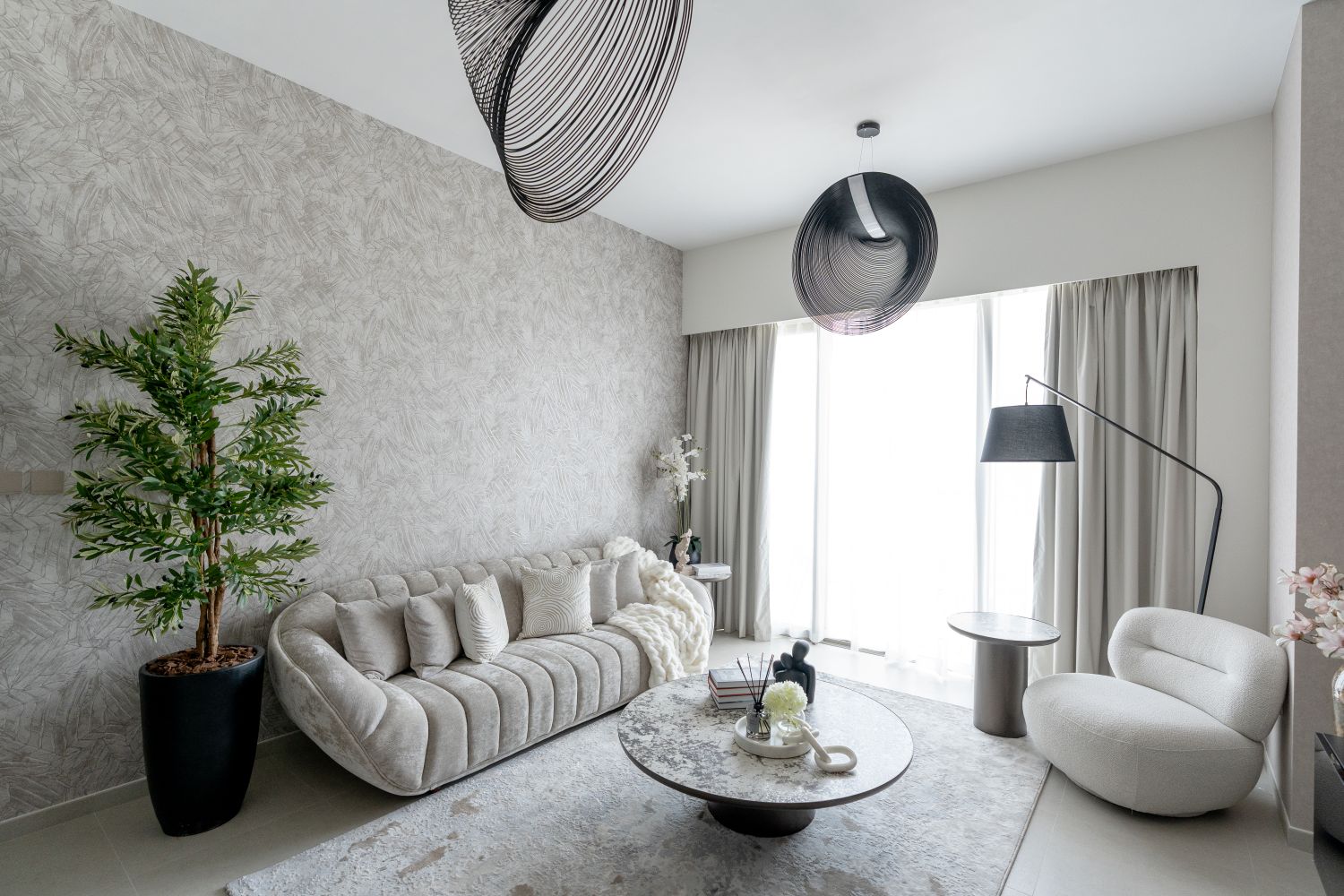Chic High-Rise 1 BR in the Heart of Dub