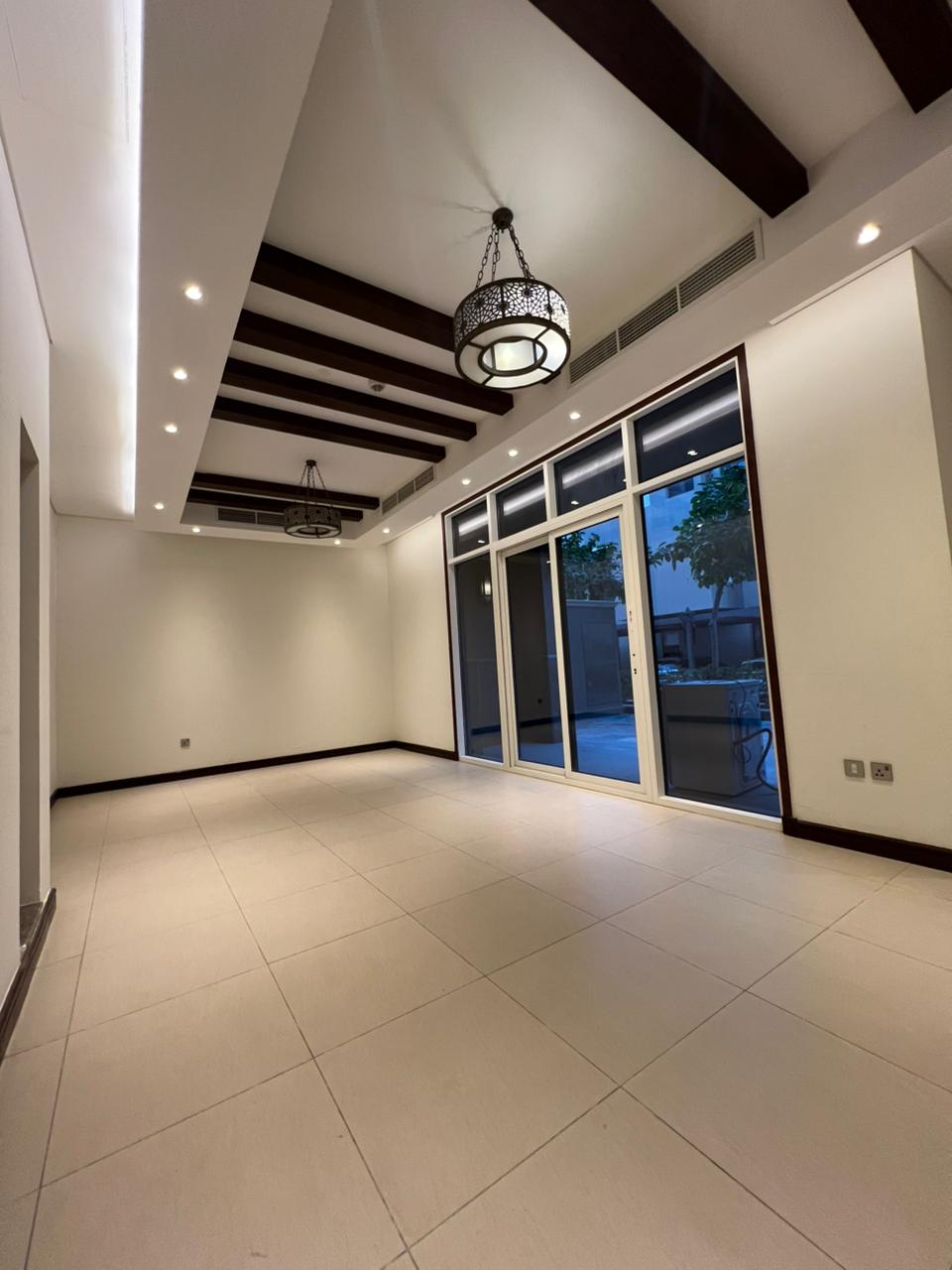 Modern family villa in a quiet and beautiful area, ideal for families seeking comfort and privacy, with sea view and close to all services.