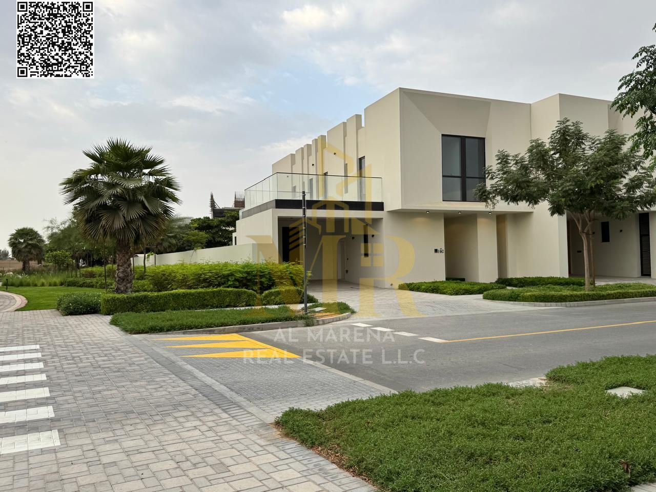 Take advantage of this exceptional opportunity to own a luxurious villa with an elegant architectural design. The price is attractive and includes ele