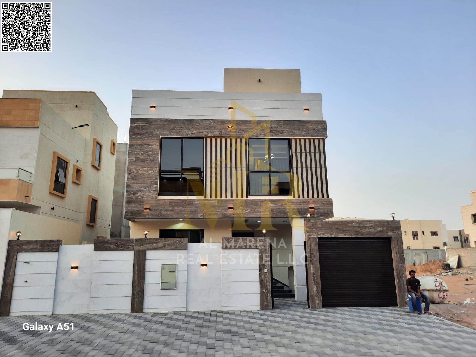 A villa with all electricity, water and air conditioning fees included, on the main street, ready to move in, in the most prestigious areas of Ajman.