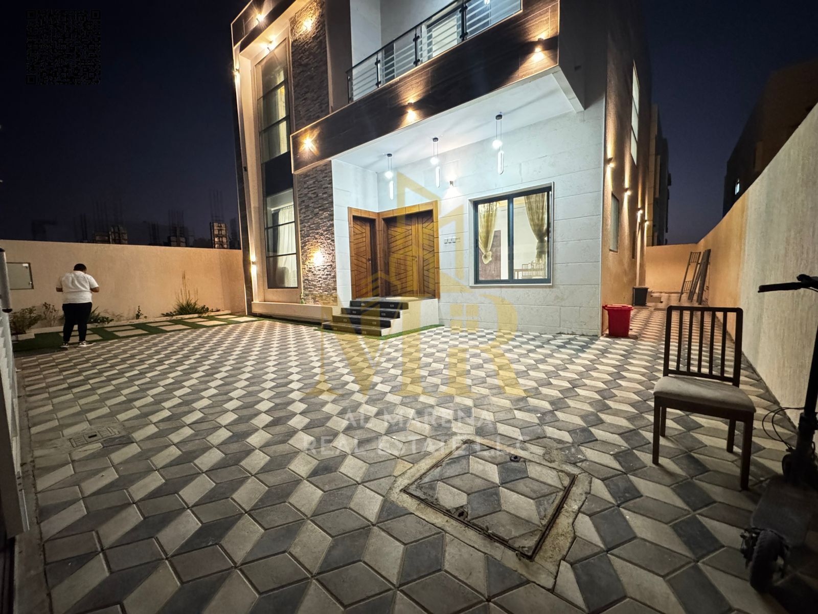 A villa with all electricity, water and air conditioning fees included, on the main street, ready to move in, in the most prestigious areas of Ajman.