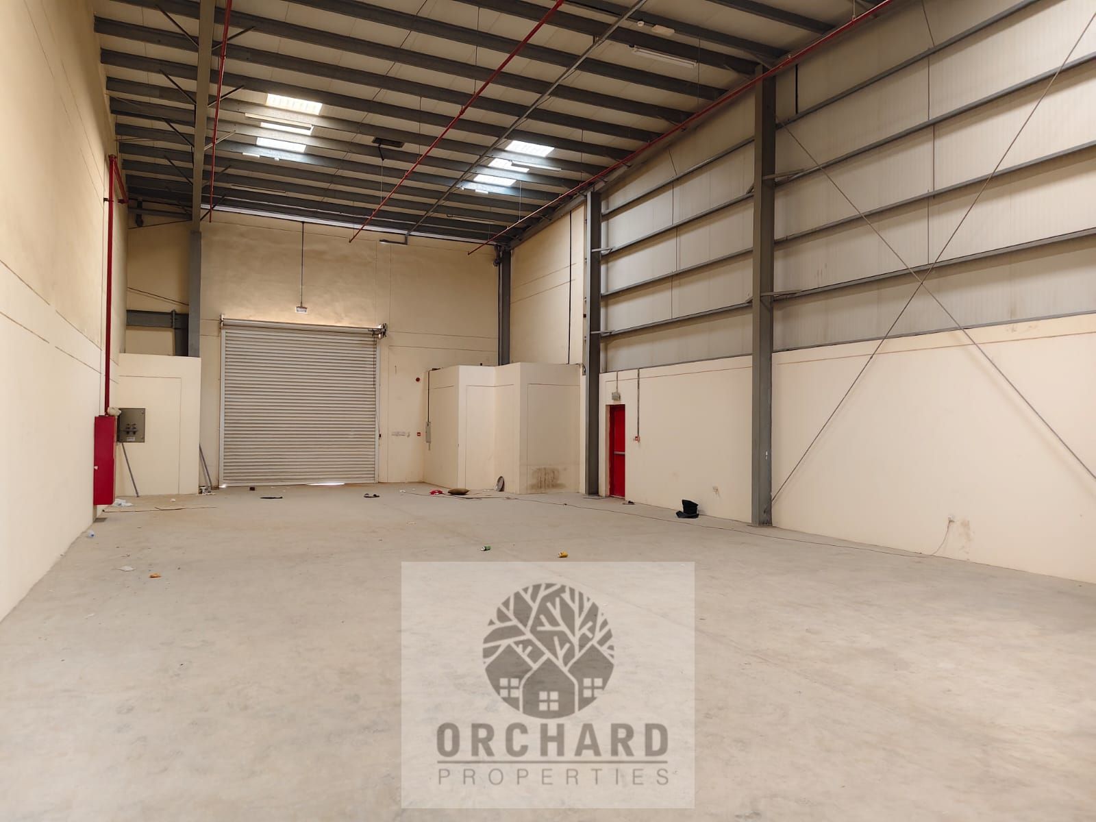 READY TO MOVE / WONDERFUL / 2700 SQFT FRONT OF ROAD / AVAILABLE FOR STORAGE