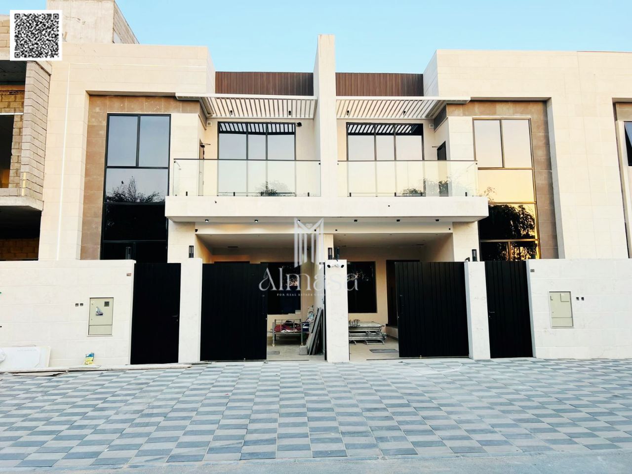 Modern villa with very luxurious finishing, (at an excellent price)