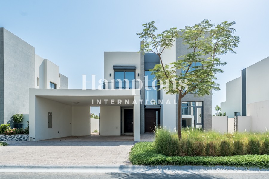 Golf Course View | Spacious | White Goods Included