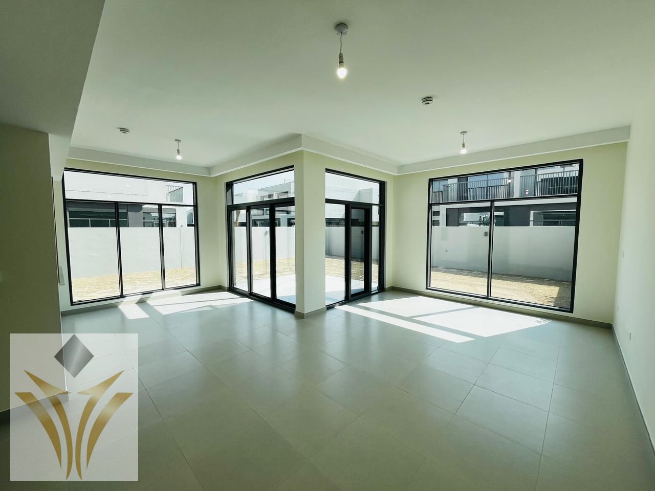Luxury 4BR+Maid | L-Shaped Plot | Walk to Clubhouse