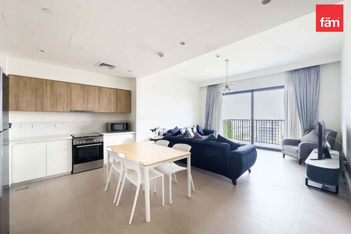 Mid Floor | Tenanted | Amenities and Park View