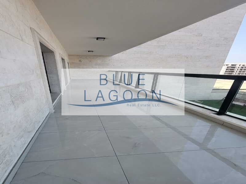 Vacant |Near Metro | Motivated seller | Pool Face