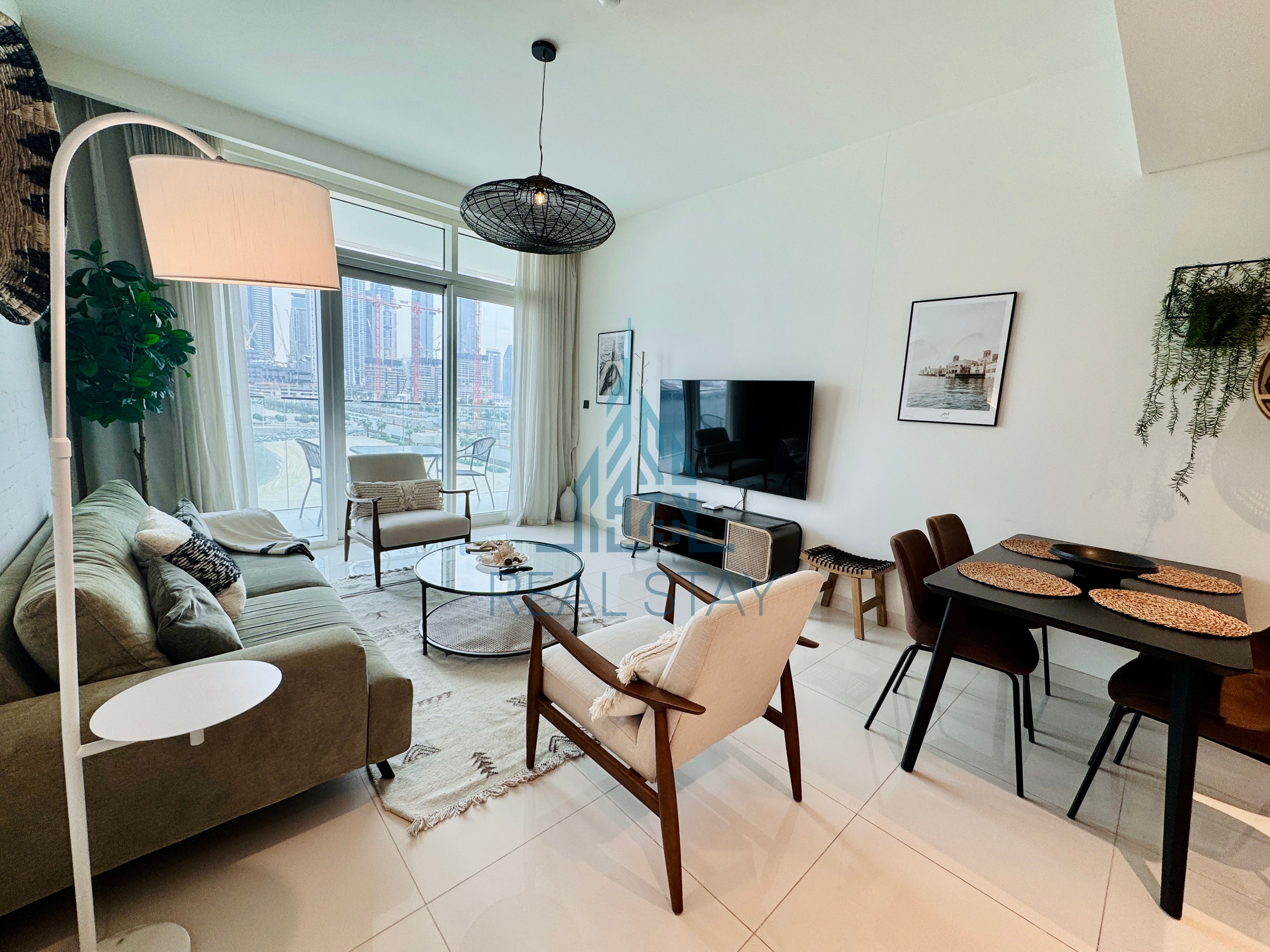 Exclusive 4 month Offer | Beach Access | Luxury | Water Front