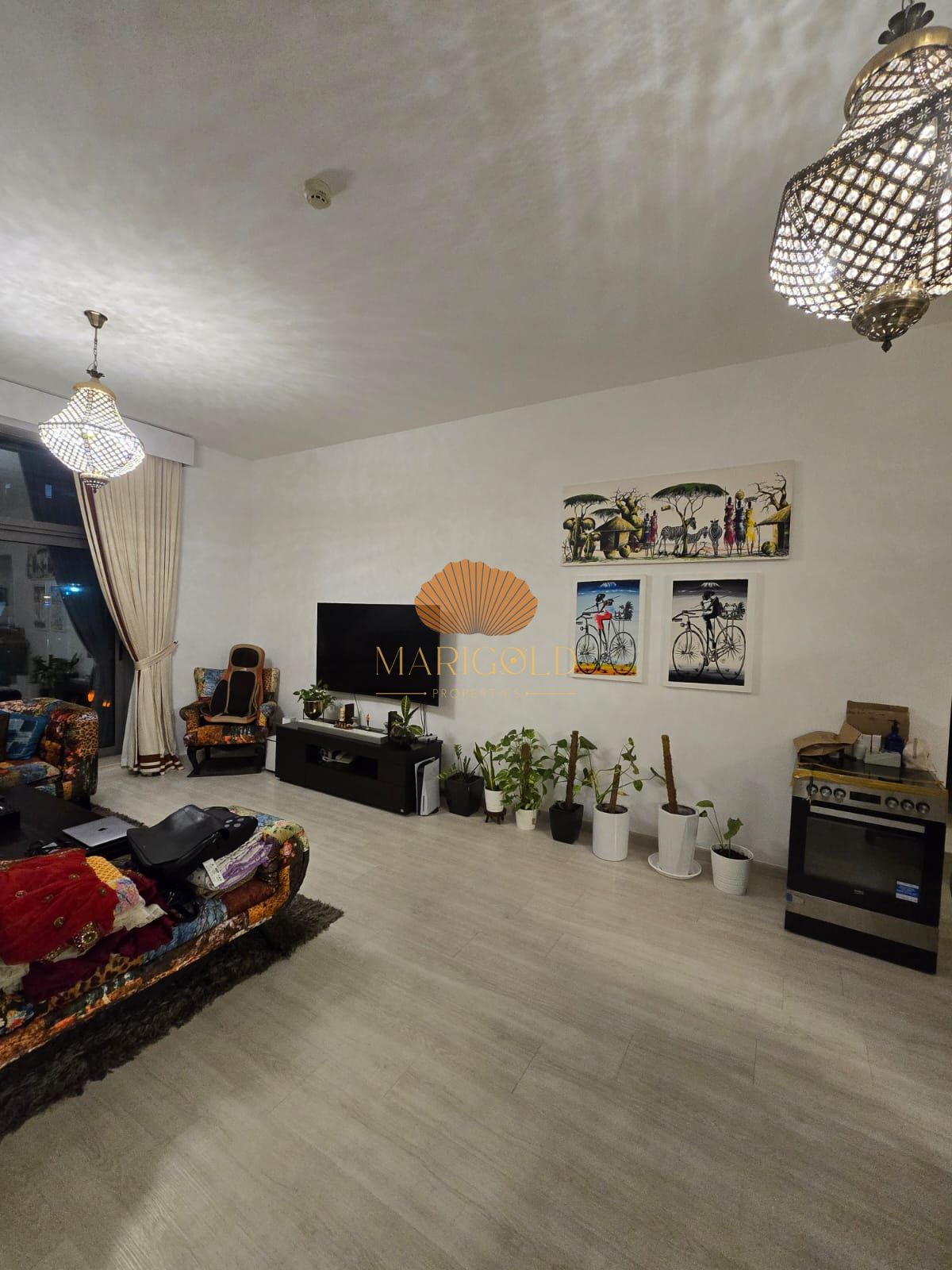 FULLY FURNISHED | CLOSE TO METRO | CHILLER FREE