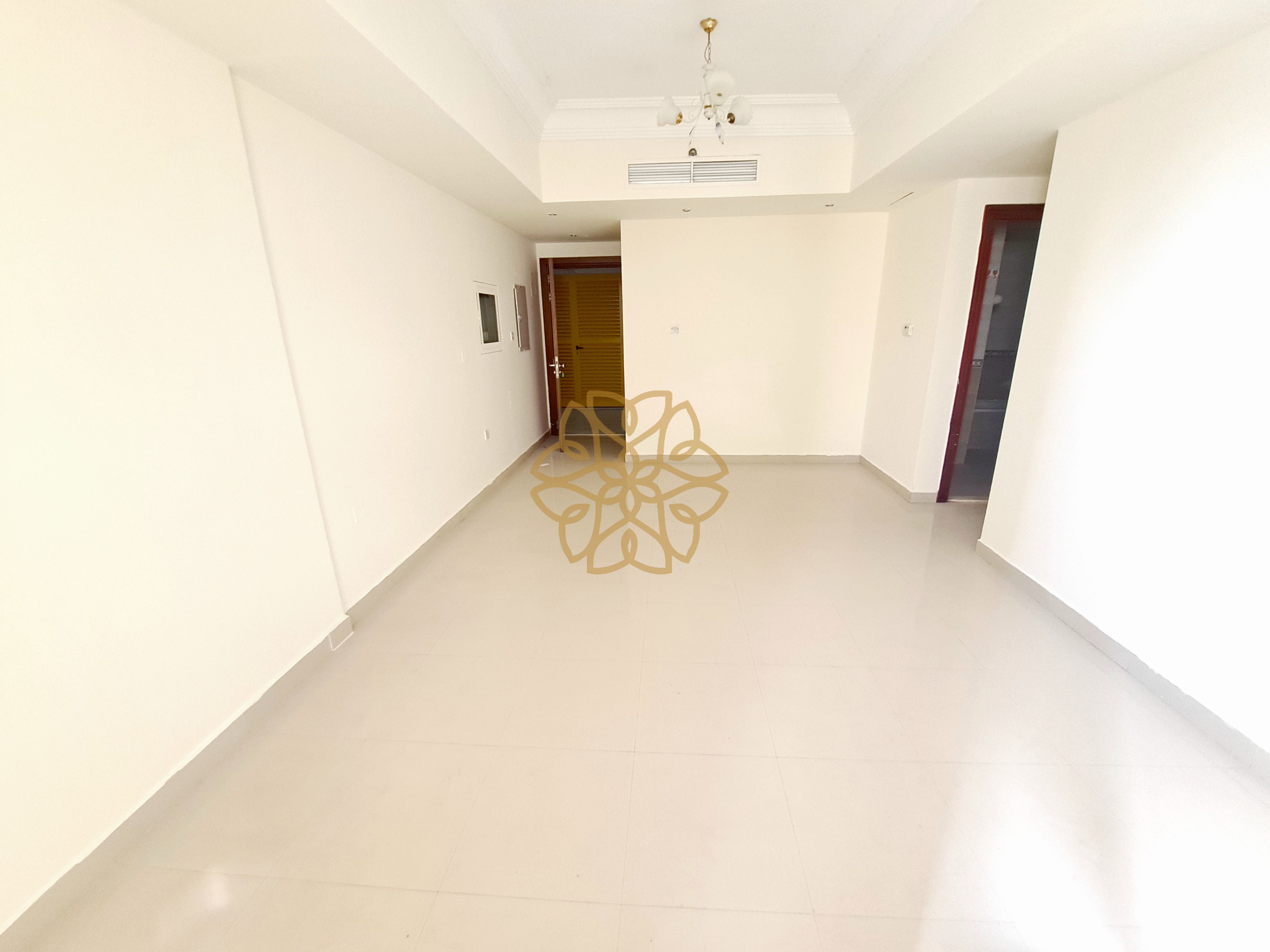 Huge 2BHK Balcony Open Veiw In Al Taawun