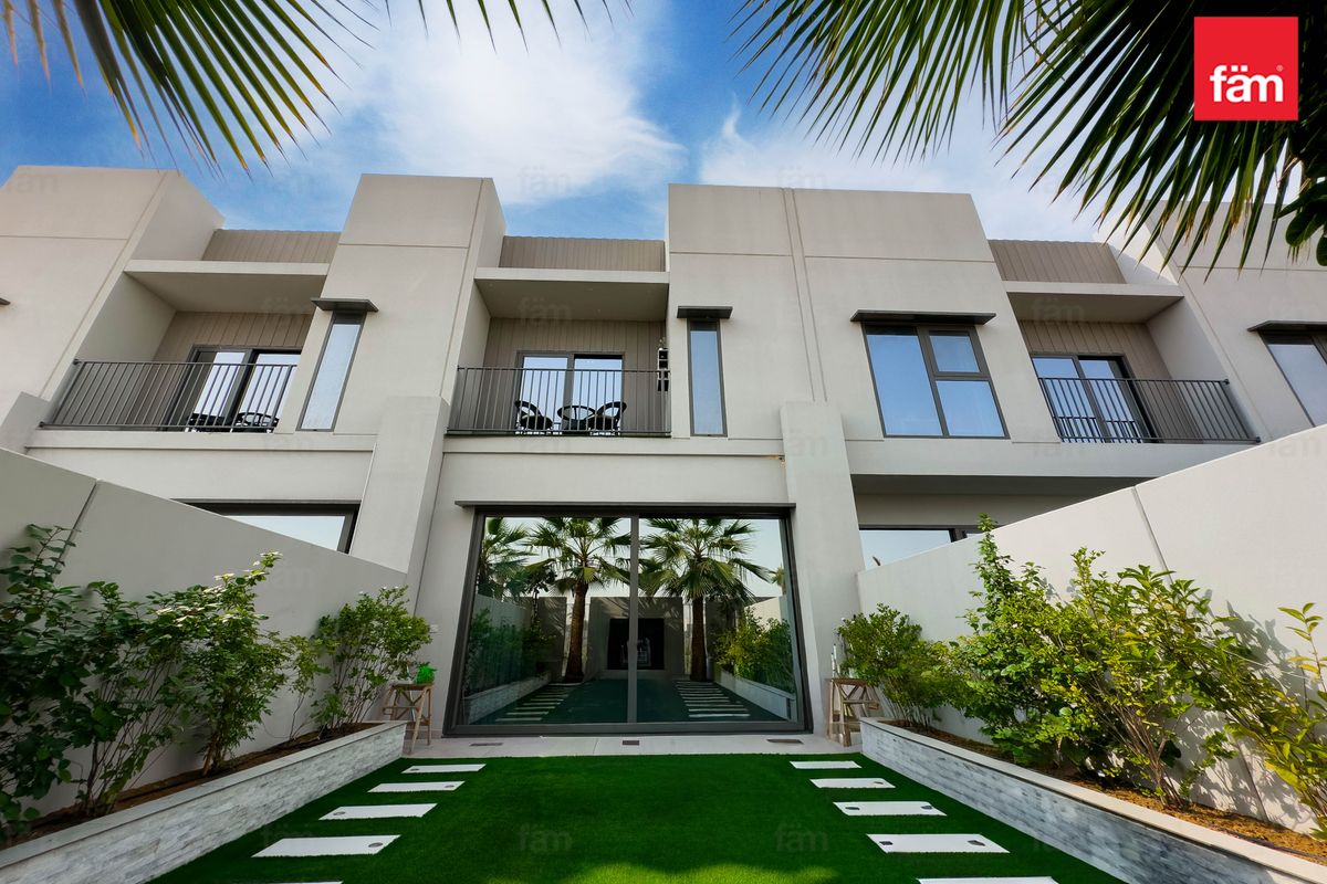 Negotiable Upgraded| BurjKhalifa View/Single Row