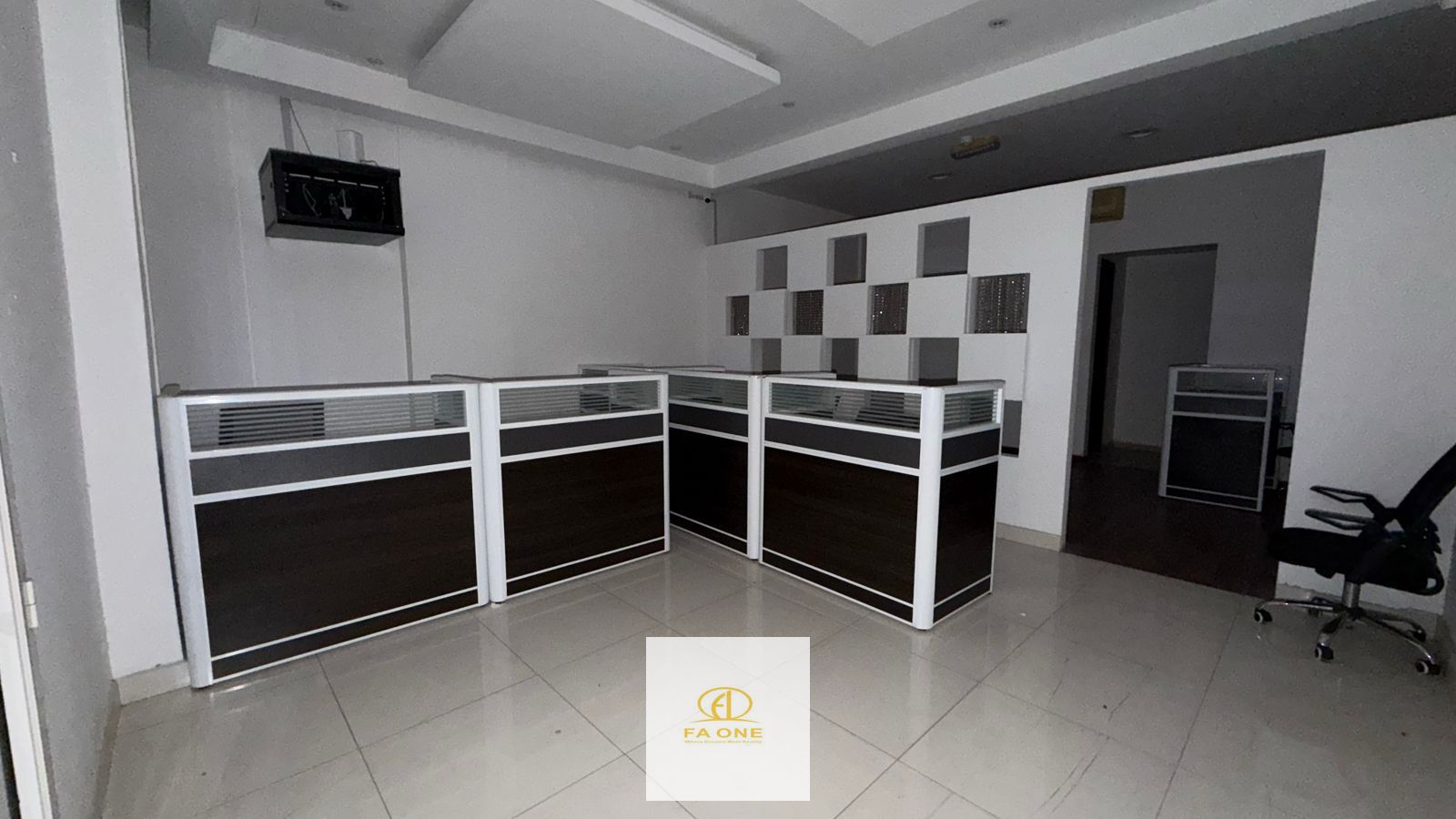Shop for Rent | England Cluster – International City, Dubai