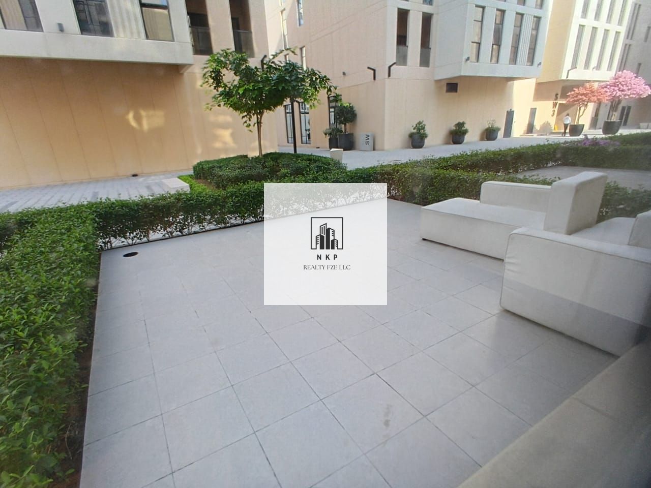 Spacious luxurious 1bhk apartment with garden