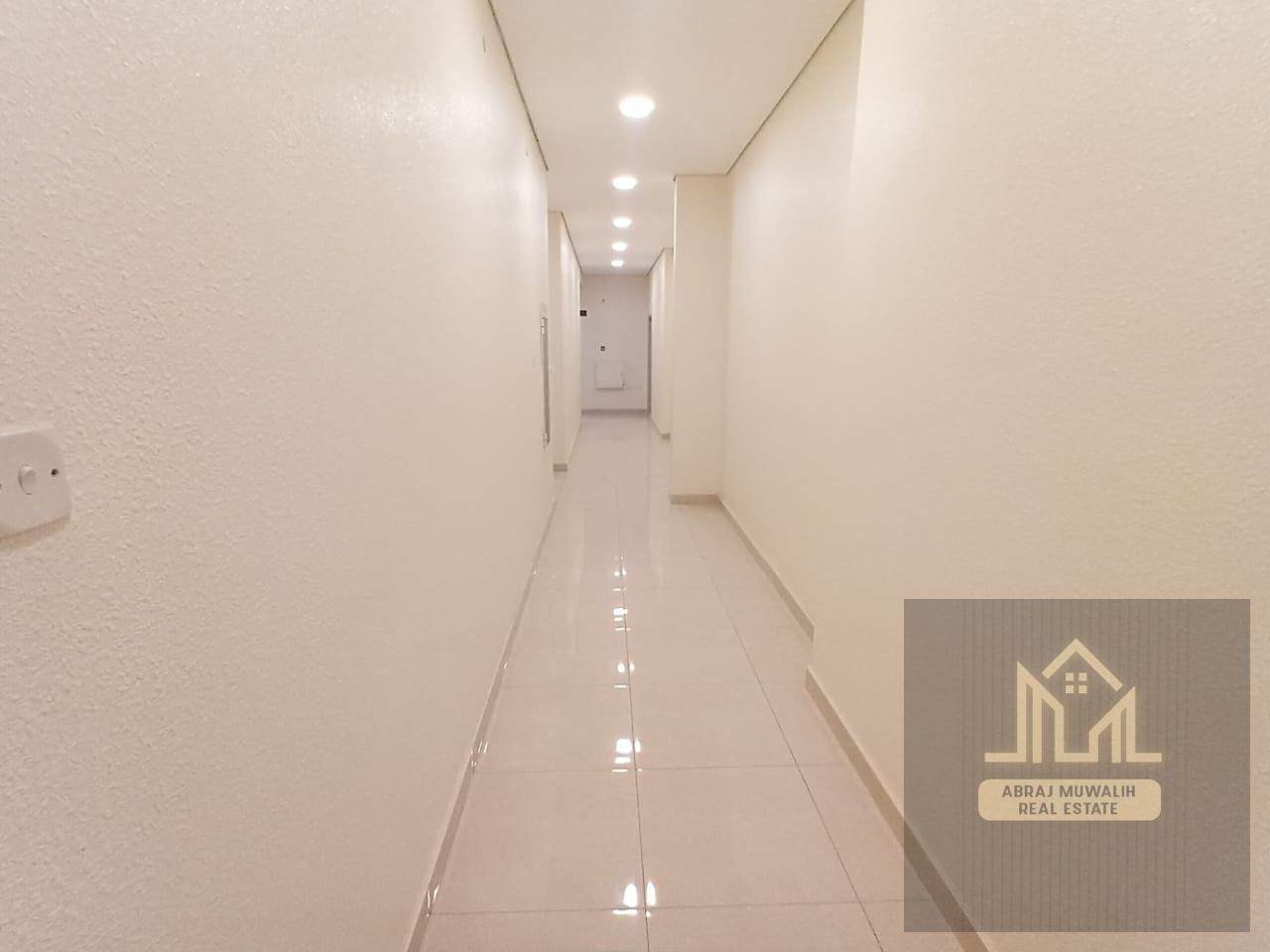 2 month free 2bhk with balcony for family in 38k 6chq payment