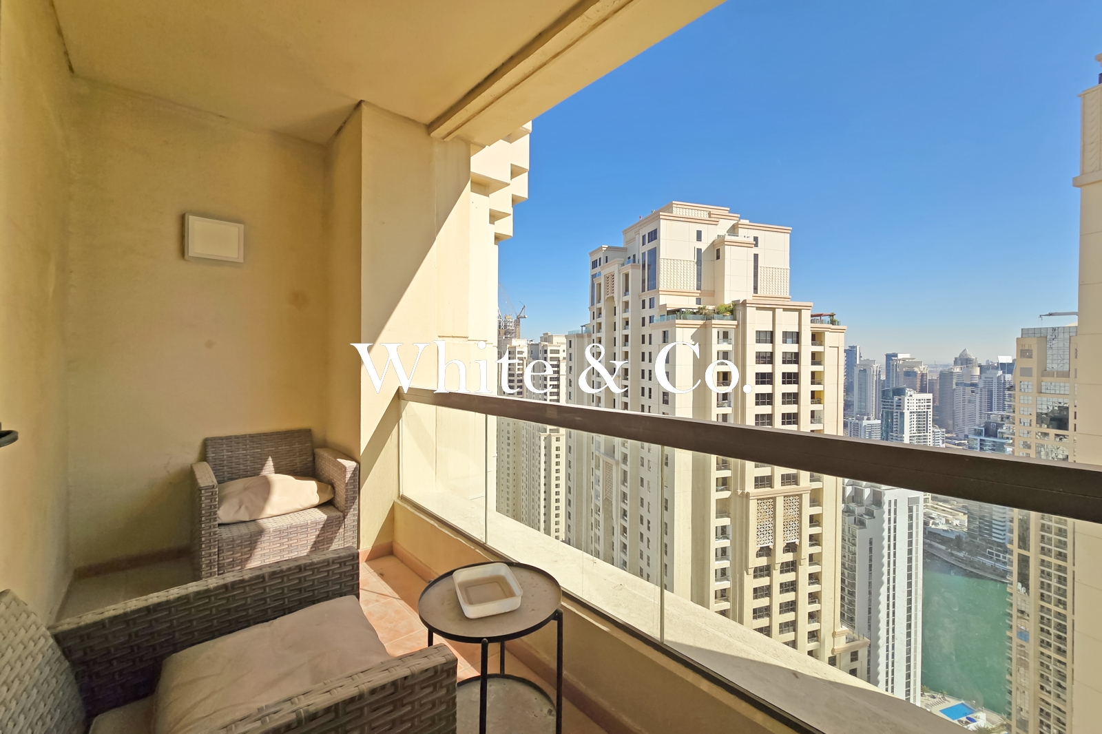 UPGRADED UNIT I VACANT I GREAT LOCATION